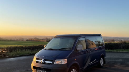 Carousel – 4 berth Volkswagen bus from 2006