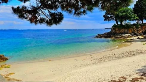 Meet Hermes – Hermes- Your Home on Wheels for Family Adventures – Off-Grid 3 Berth Camper | Pet Friendly | Drive-Away Awning