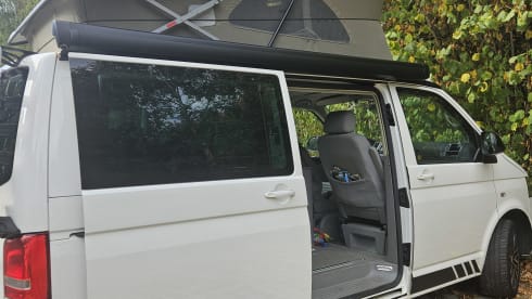 4p Volkswagen campervan uit 2013