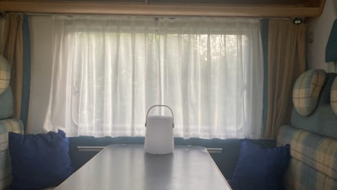 Nice 6 person Knaus Sun Traveler family camper