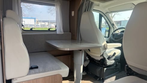 Familie camper – 4p Fiat semi-integrated uit 2019