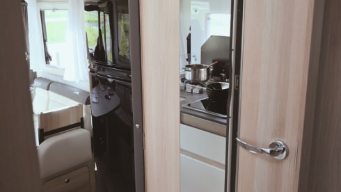 Nuovo di zecca, integrale di lusso a 4 posti dal 2024