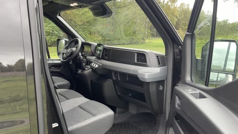 Houseonwheels 2 – Renault master buscamper jan 26 100 KM douche/ toilet ruimte standkachel.