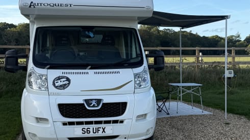 Maggie – Luxury 4 berth motorhome, can be driven on a normal licence 