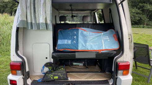 Sinne – Volkswagen T4 with pop-up roof and including SUP boards