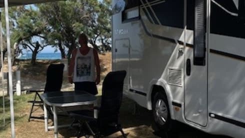 Ons huisje op wielen – 5p Benimar semi-integrated from 2019