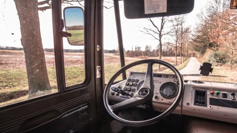 Pablo – Fire brigade bus & sturdy camper for your next adventure