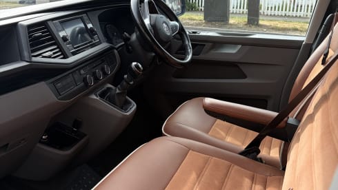 Camper Volkswagen a 4 posti letto del 2020
