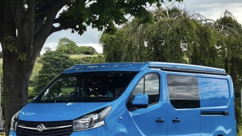 Dug – 3/4 berth Vauxhall Vivaro campervan,