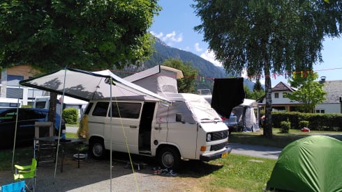 Zwaantje – 4p Volkswagen campervan from 1982