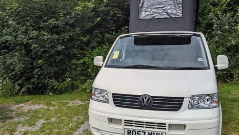 Rosie – VW T5 Extra-long - Free wine, milk & bread.