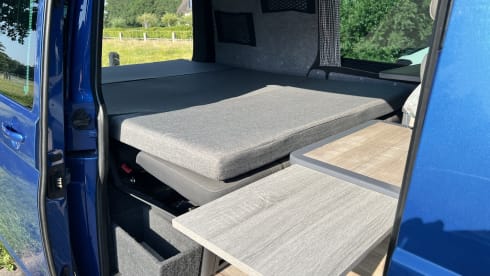 3-seater Volkswagen bus from 2003