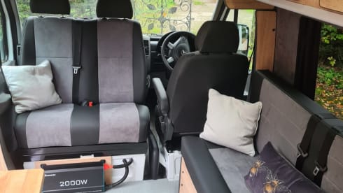 Bolt – 3-4 berth Mercedes-Benz camper