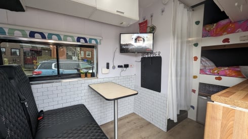 Vannie Annie – 5 berth family friendly campervan