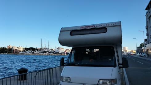 4p Dethleffs alcove from 1996