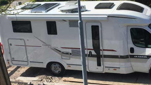 No Work Team – Adria Coral Plus mit E&P-Level-System. Max 2 Personen, nur Erwachsene.