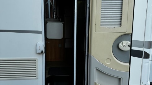 Bastard – 5p Renault semi-integrated from 2014