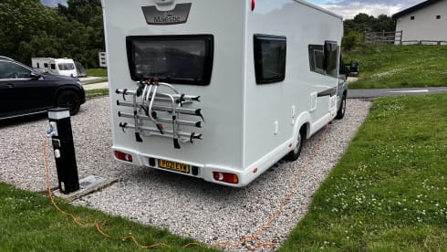 GO-VORNY – 6 berth Peugeot semi-integrated from 2021 free WI-FI 