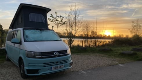 Annie – 2019 Volkswagen T6 FULLY EQUIPPED Campervan!