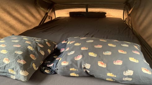 4p Volkswagen T4 camper
