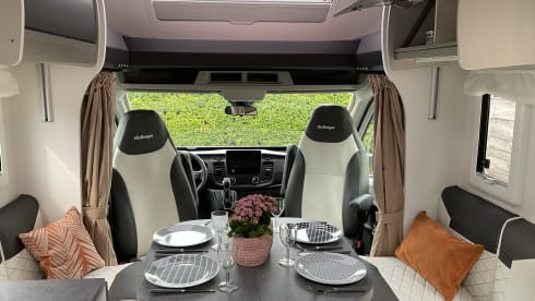 4p Challenger semi-integrated model 2023-limited edition