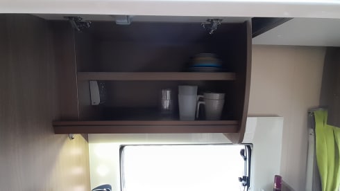 Spacious 4 person Challenger camper with queen bed