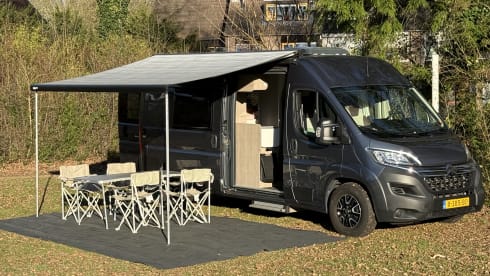 4p Pössl bus uit 2020