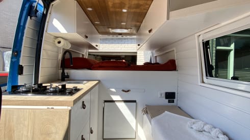 R2D2 – Renault Master L2H2 for 2 persons