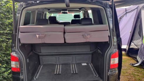 Black 2.5 TDI Multivan T5 Highline Camperbus