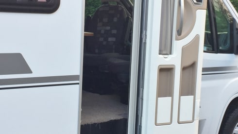 Nice walk with spacious 4-person camper