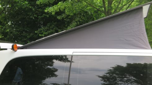 Vito camper – Camping-car pour 2 personnes avec panneaux solaires