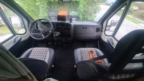 Jankies – Fiat Alcove 1998 🚎 max 5 persons 