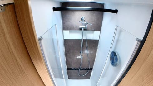 Coral suite on wheels – Luxury 2 person Adria Coral 650DL automatic transmission semi-integrated from 2022