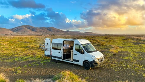 Off-Grid Renault Master Campervan