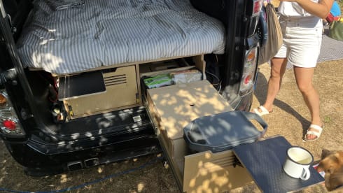 The Moose  – Nissan campervan met 4 slaapplaatsen uit 2007