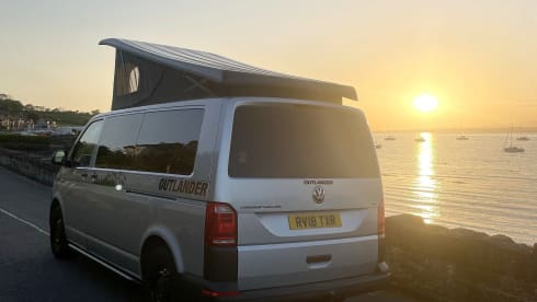 Outlander  – Hire Outlander automatic from Edinburgh airport 