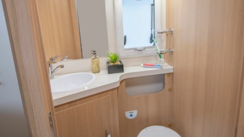 Mclouis  – Dora - 4 berth Luxury Family Motorhome (2025)