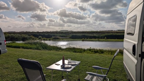 Betsie – Camping-car Euro6 avec un joli lit