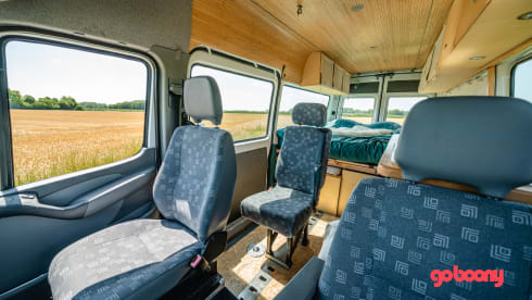 Marcelleke – Super cozy converted Mercedes Sprinter campervan L2H2