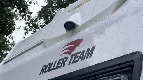 Bee – Fabulous six berth, five seat belt spacious motorhome 