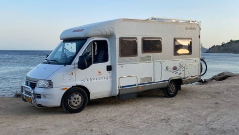 Camperverhuurvalencia.com – Nice camper for rent in Valencia