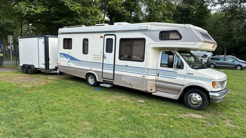 Amerikaanse camper – 6-person Ford E350 7.3L V8 turbo diesel