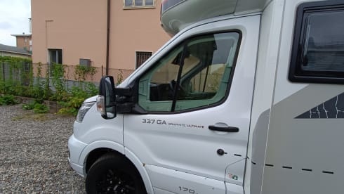 Tradate Camper – Challenger 4 posti automatico