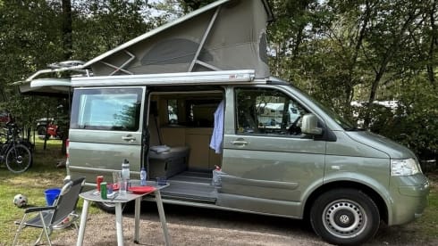 4p Volkswagen campervan from 2005