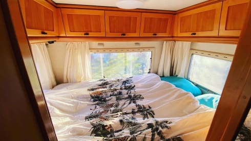 Camper2Go – 5p Hymer Integral from 1997, possibly with bicycles