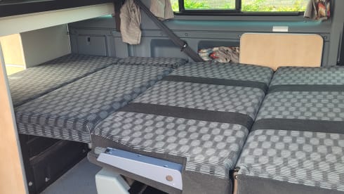 4p Ford campervan uit 2010