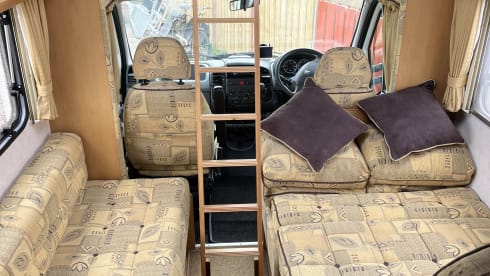 Frida  – Peugeot mansarda con 4 posti letto del 2004