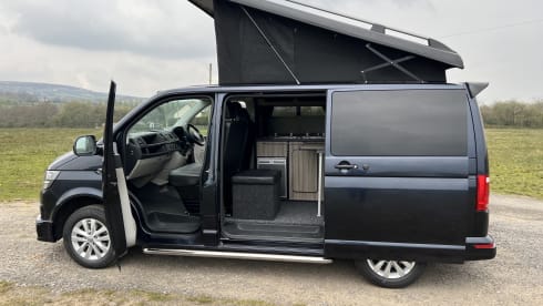 Charli  – VW 4 berth 2018 Volkswagen Off Grid Camper 
