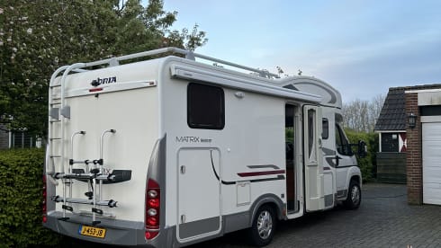 4p Adria Matrix M680SP semi-integrated from 2010