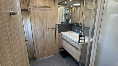 Hoge Luxe Mobilhome – Luxejacht op wielen